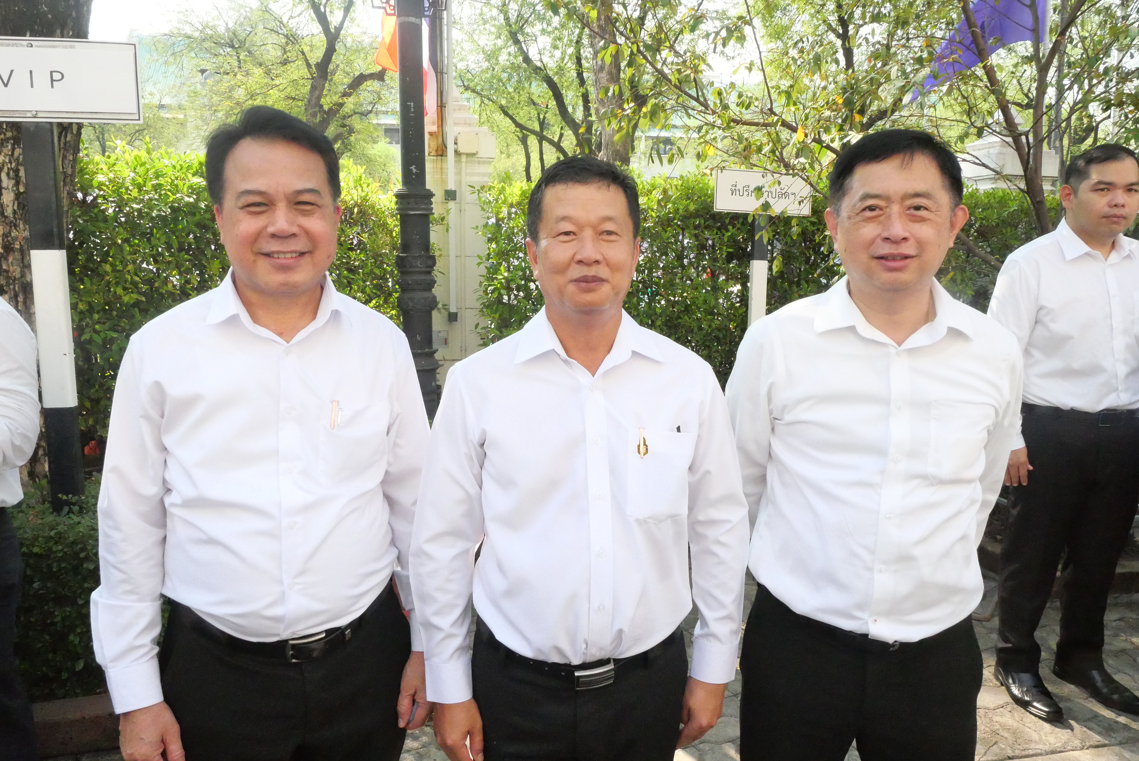 title - คณะผู้บริหาร ส.ป.ก. ร่วมพิธีสักการะสิ่งศักดิ์สิทธิ์ประจำกระทรวงเกษตรและสหกรณ์ ในโอกาสเข้ารับตำแหน่งของรัฐมนตรีว่าการกระทรวงเกษตรและสหกรณ์ และรัฐมนตรีช่วยว่าการกระทรวงเกษตรและสหกรณ์ 